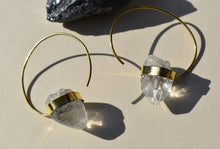 Load image into Gallery viewer, Crystal Clear Drop Earrings